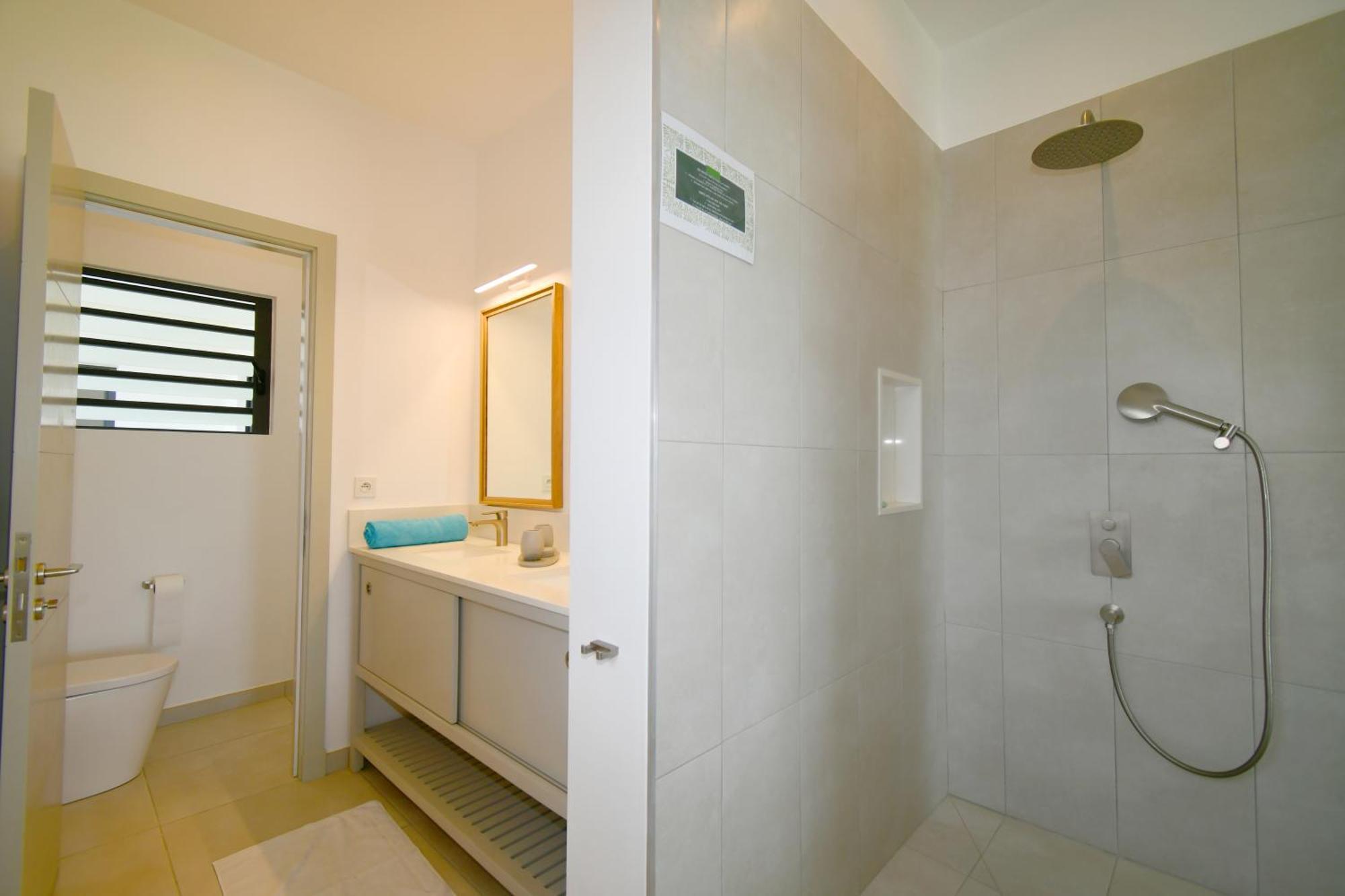 White&Blue Beachfront Luxury Poste Lafayette Exterior foto