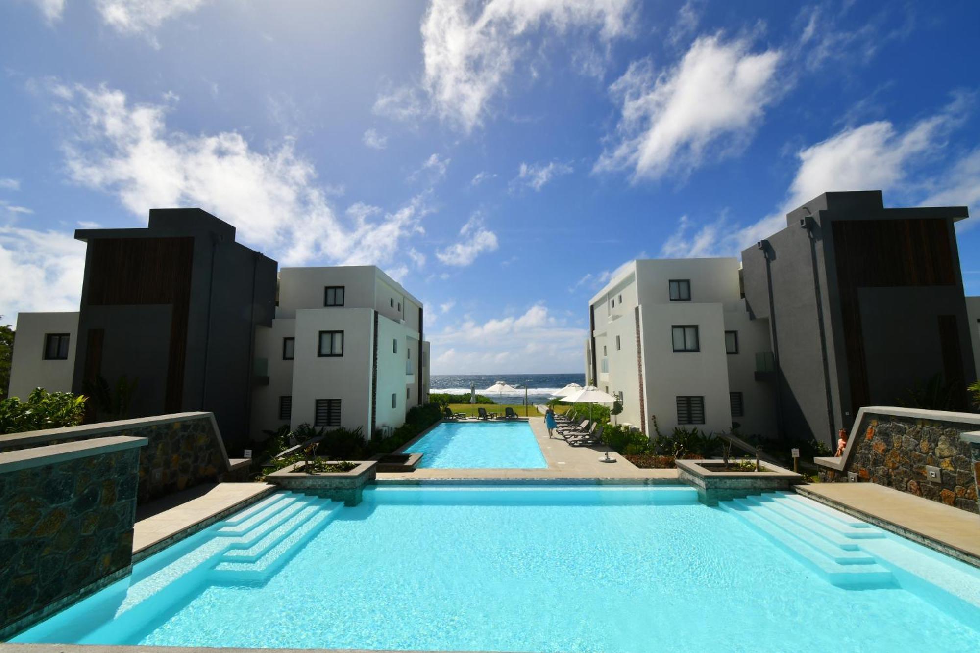 White&Blue Beachfront Luxury Poste Lafayette Exterior foto