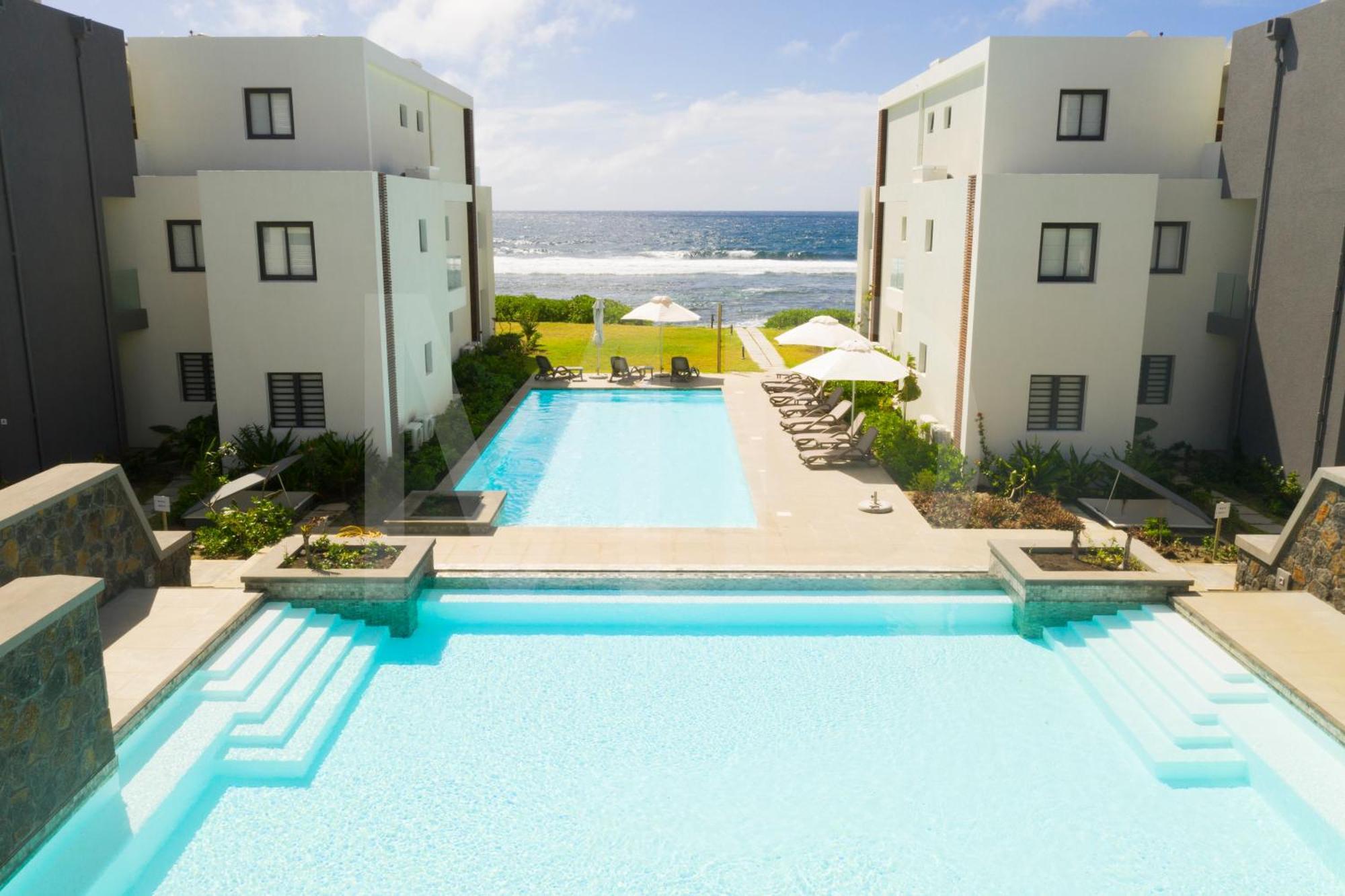 White&Blue Beachfront Luxury Poste Lafayette Exterior foto